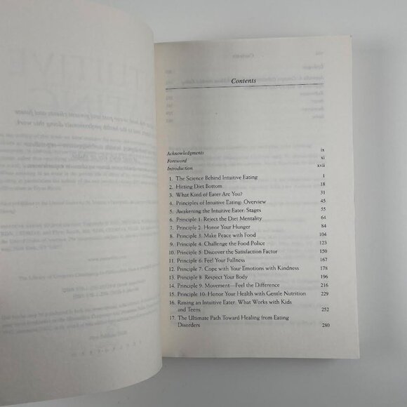 ๐3/$25 Intuitive Eating by Evelyn Tribole & Elyse Resch | Paperback - Picture 4 of 8
